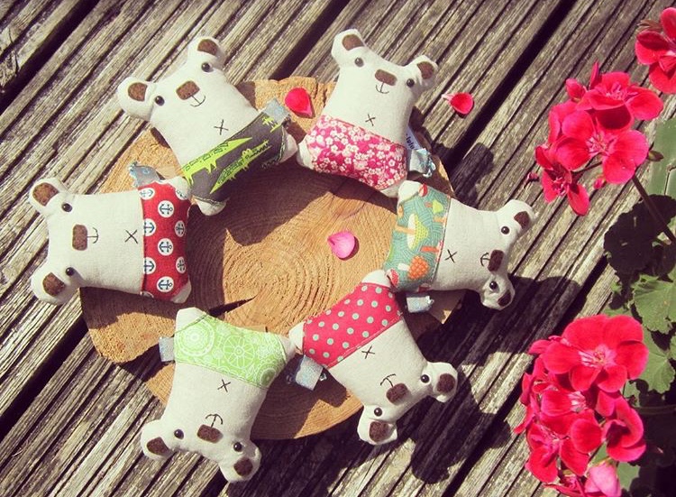 small linen bears