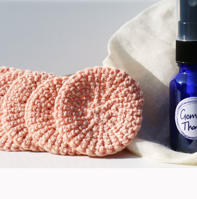 Gemma Thorpe Reusable cotton cleansing pads using organic cotton with reusable spray bottle and muslin bag