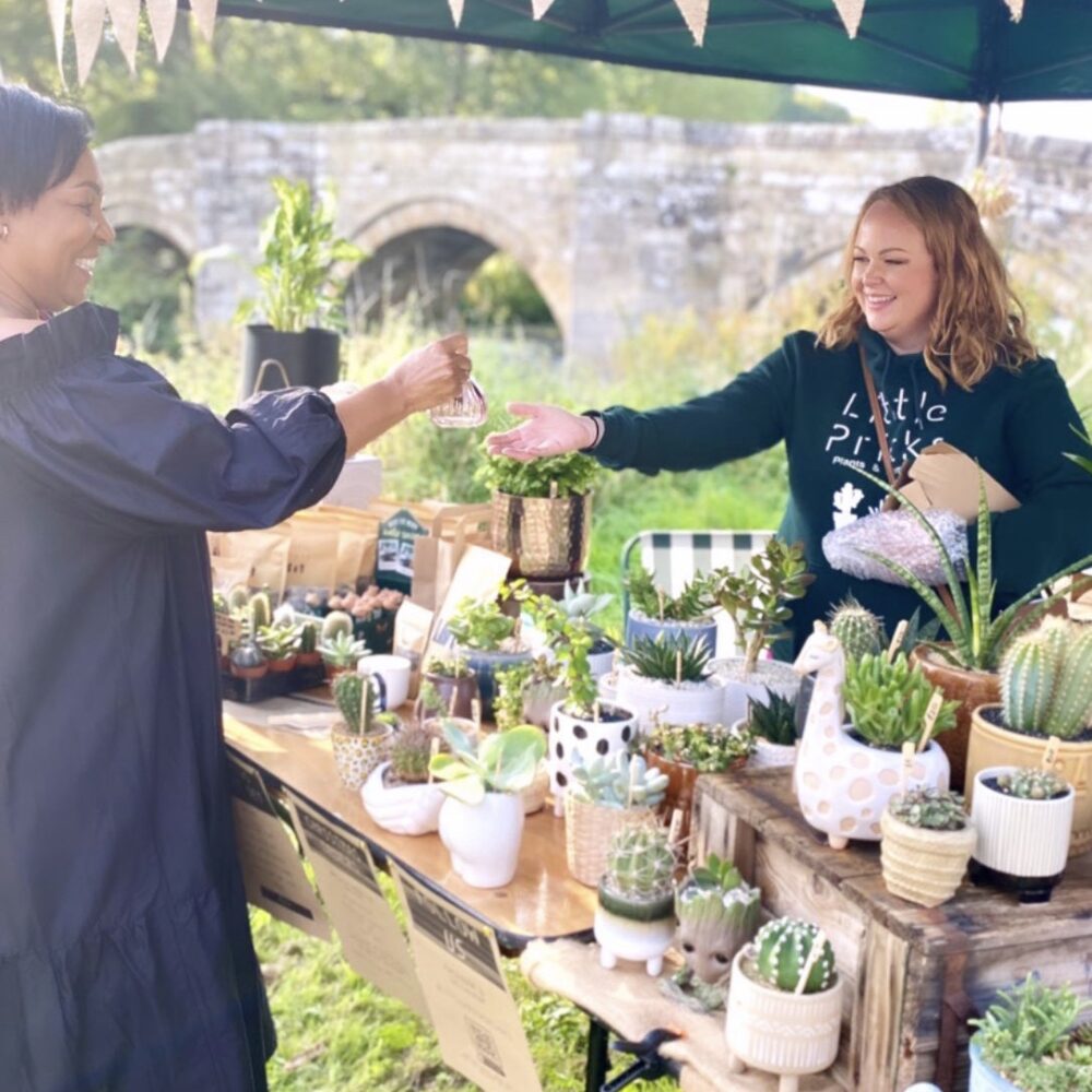 SERVING A CUSTOMER ON A STALL