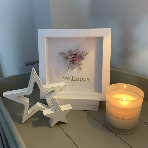 Fleur de l’amour, Bee with Bee Happy