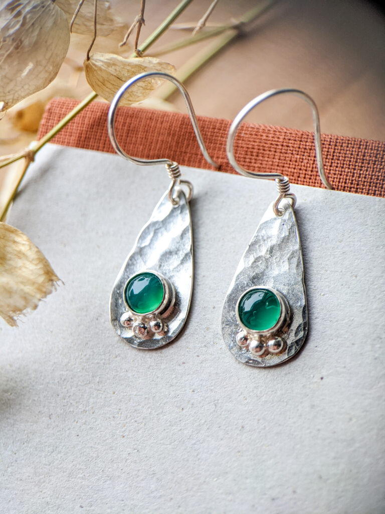 Moon Sage Jewellery, Silver Tear Drop Earrings set with 2 5mm green onyx cabochons