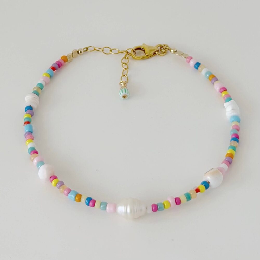 hardy to Hudson multicoloured beaded bracelet with shell, pearl and gold filled beads