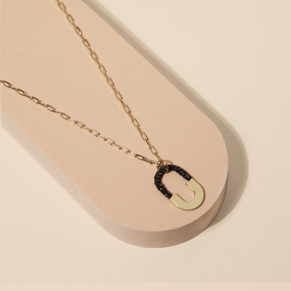 KNOTTINGER FIBRE ALLOY OVAL NECKLACE