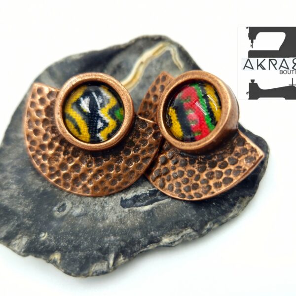 Akrasiboutique Dashiki copper stud earrings sealed in glass