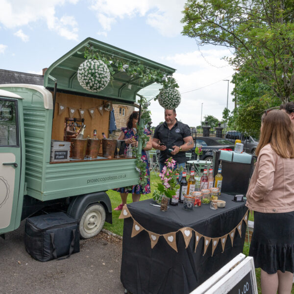 nest and nettle, Prosecco, sparkling wine, retro van, drinks on site, refreshments