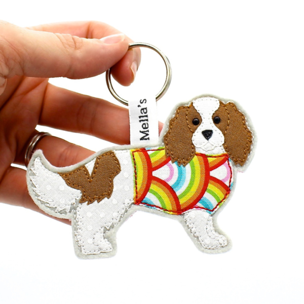 Mella's Makings - Cavalier King Charles Spaniel Dog Breed Keyring with Rainbow jumper