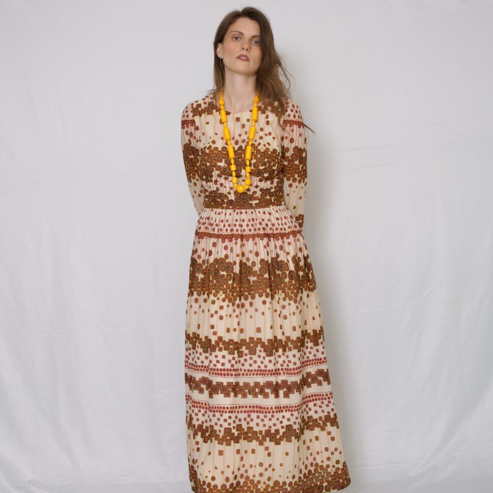 Assembly Market Vintage Pop Up