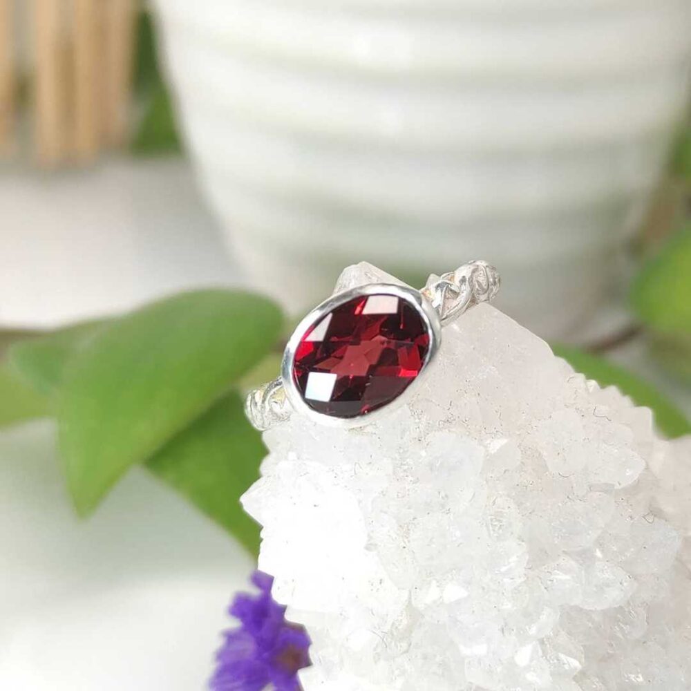Garnet & Silver Patterned band ring