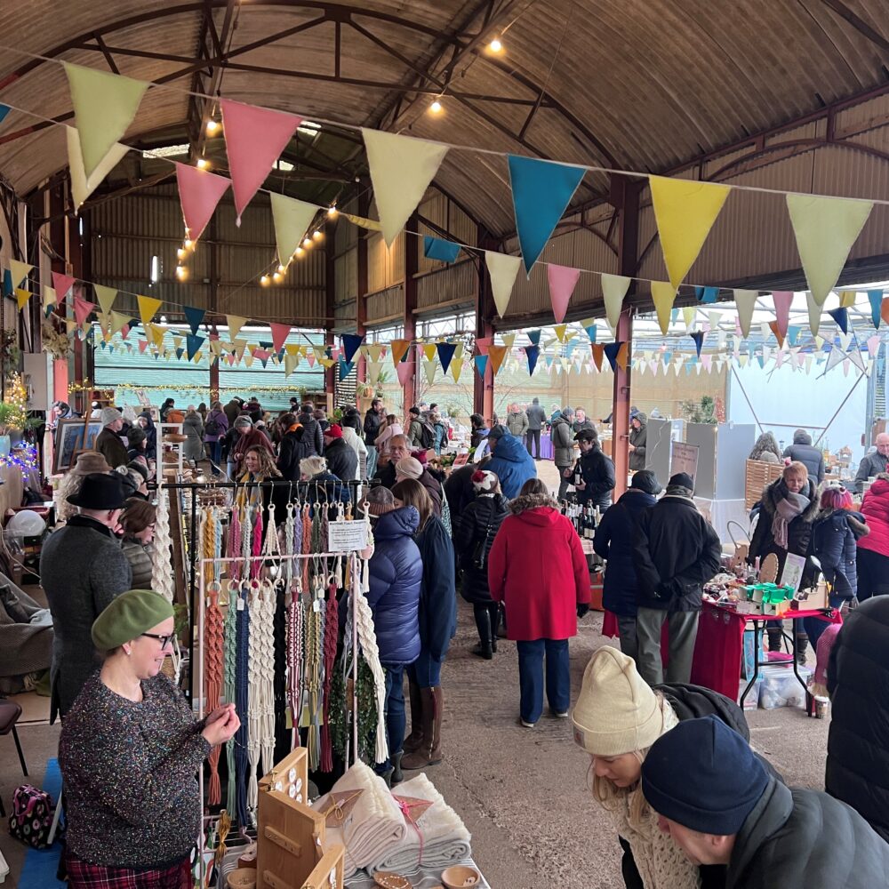 Market At The Fold - market in action