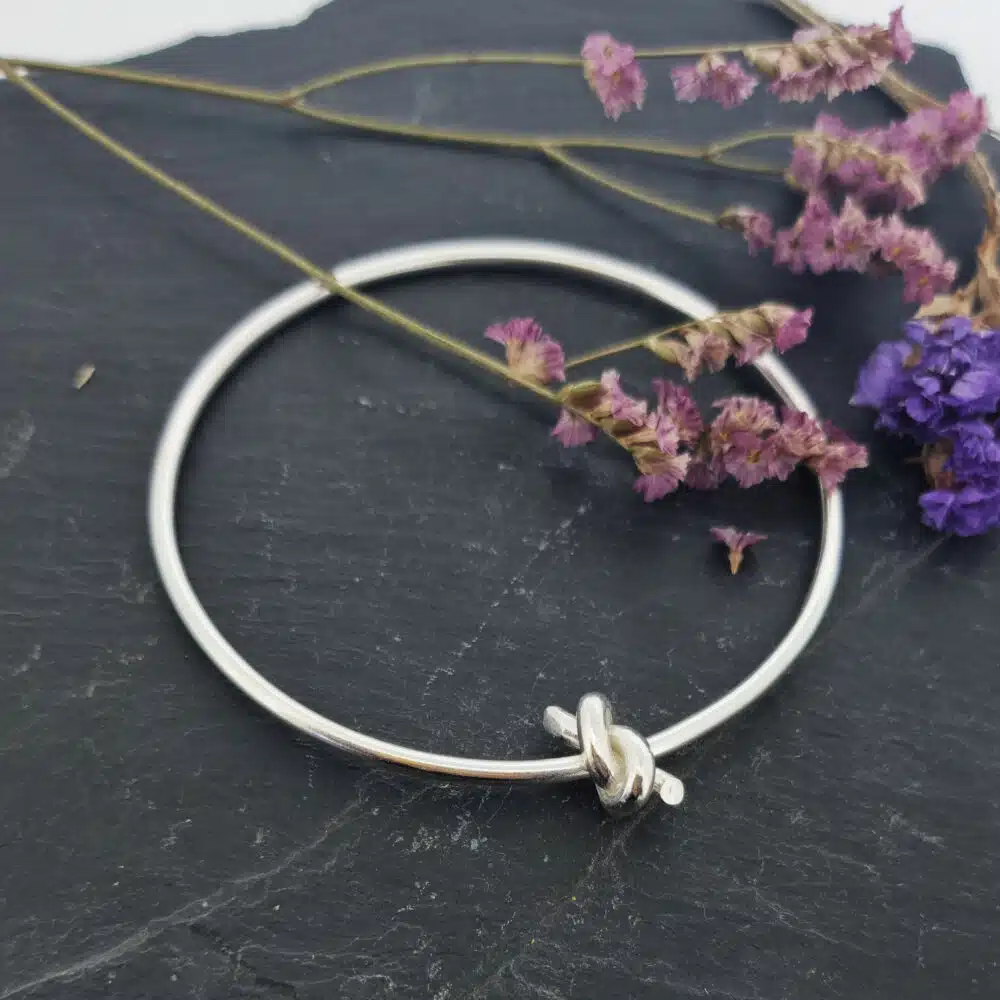 Silver-bangle-knot-charm-spinning-fidget-handmade-mijoux-jewellery