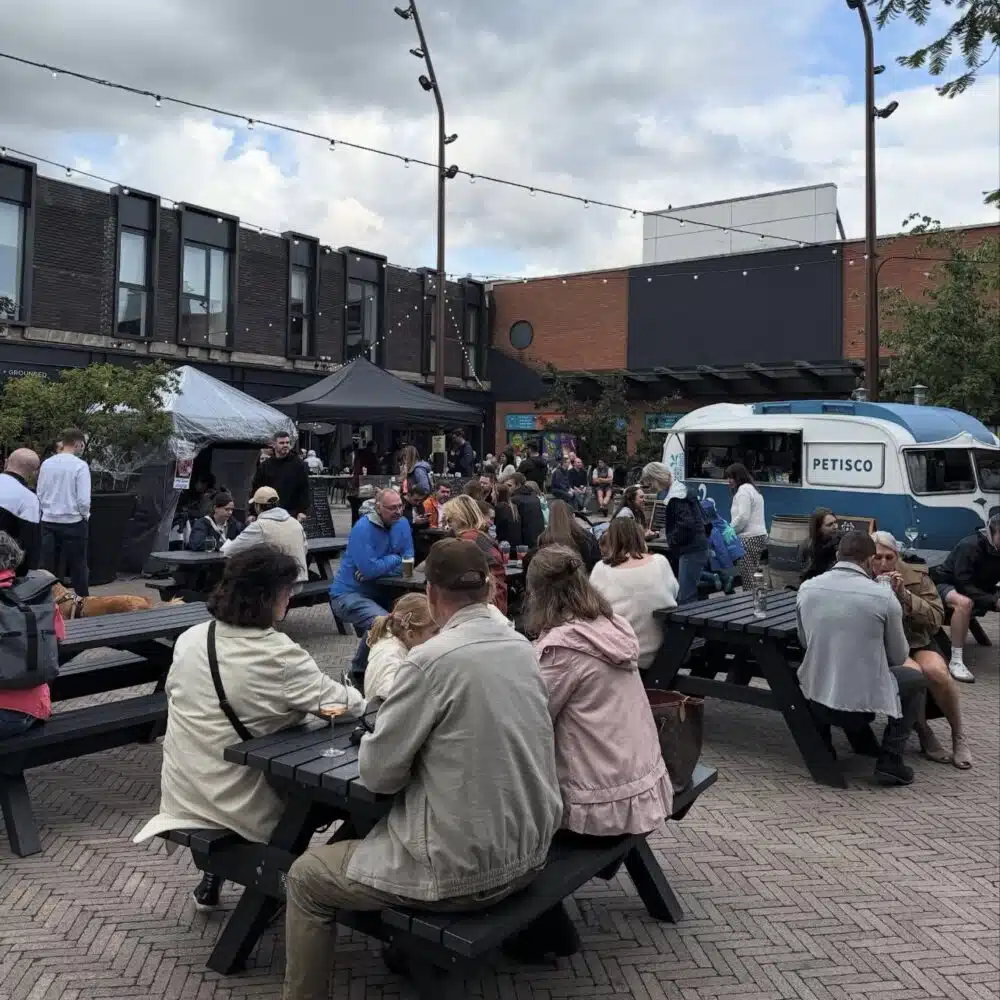 Stanley Square, Sale