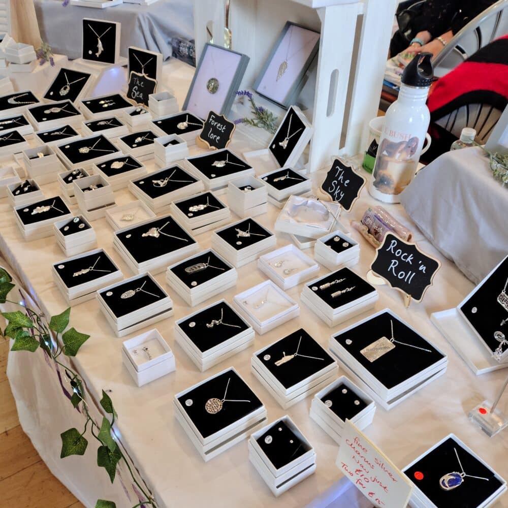 Vintage and Very Nice Artisan and Vintage Market